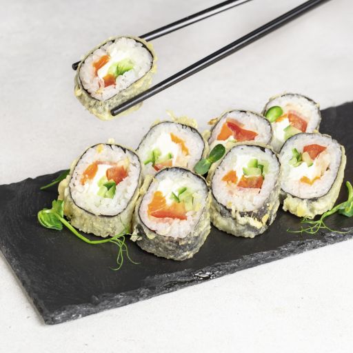 ТЕМПУРА РОЛЛ с пикантным бекончиком