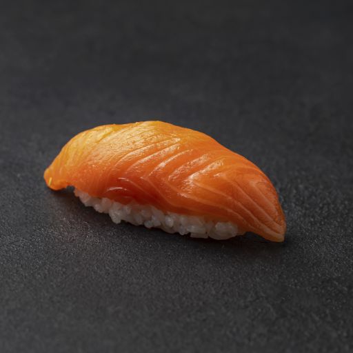 Суши с лососем