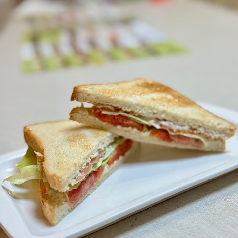 сендвич с лососем