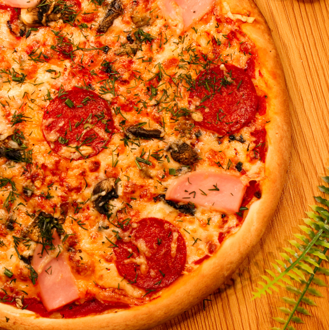Пицца рио телефон. Пицца Рио Приозерск. Пицца с зеленью. Пицца фантазия. Пицца фантазия маленькая.