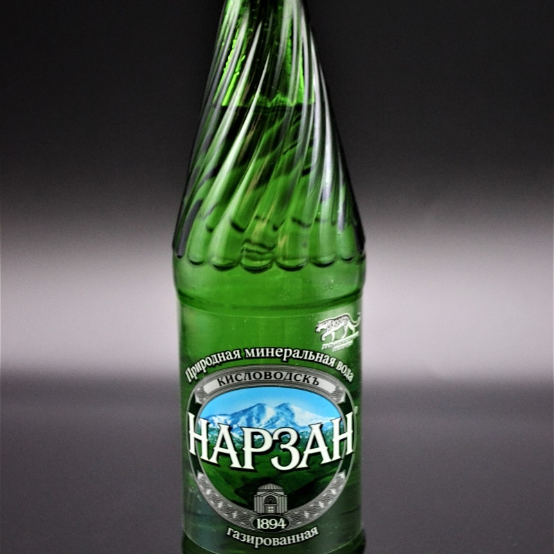 Вода нарзан с 0. Арзон негазеровани вада. Нарзан 1,5. Нарзан 4. Советские плакаты кавказ.