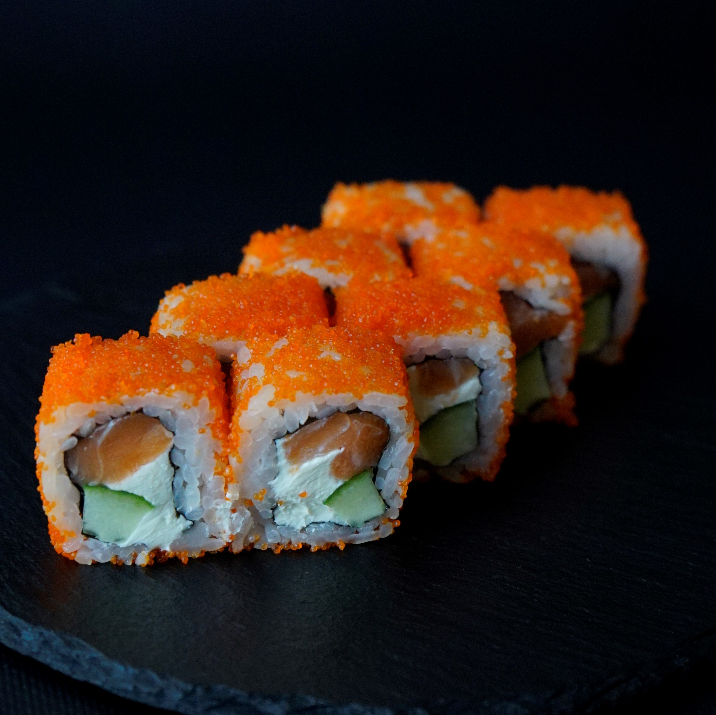 локальный японский рынок. местный японец. местный японец. японцы. японские пенсионеры.